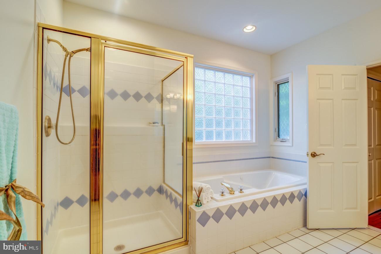 224 Charleston Road Ocean Pines, MD 21811 - Photo 27 of 46 Master Bath