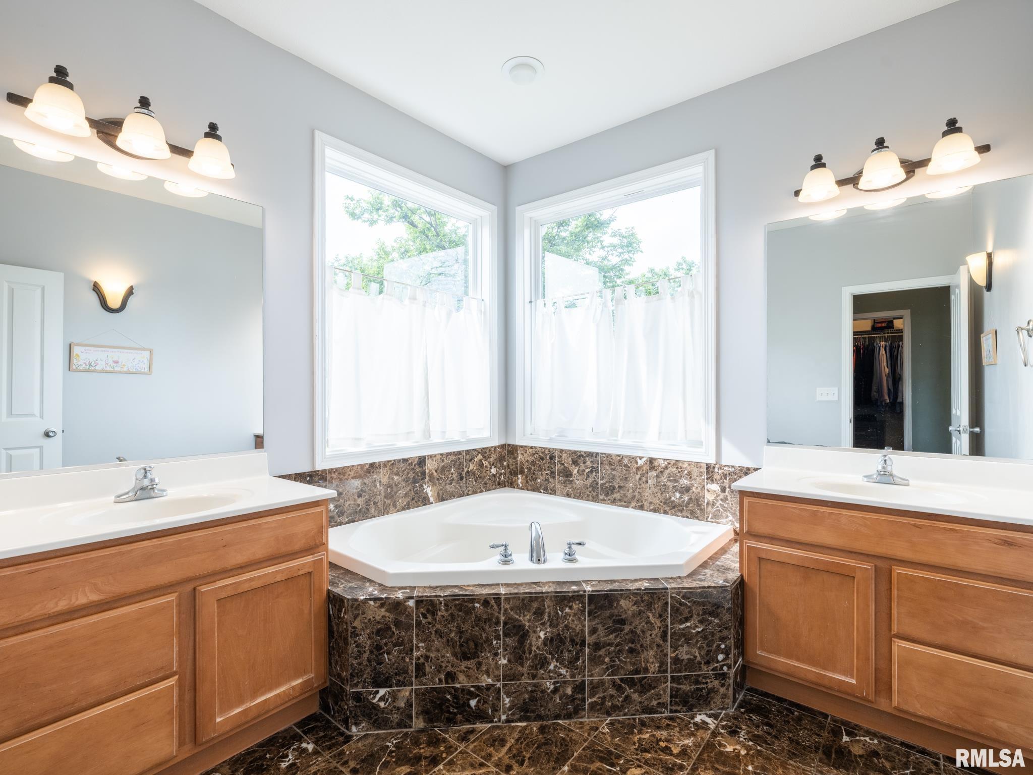 4906 South Sir Lionel Court Mapleton, IL 61547 - Photo 31 of 56