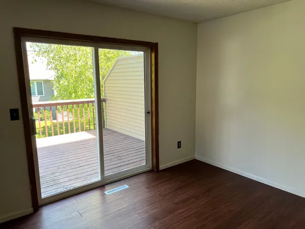 $2,650 | 1219 Pecks Woods Drive, New Brighton, MN 55112