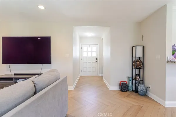 $890,000 | 13052 Ottoman Street, Arleta, CA 91331