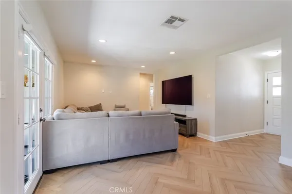 $890,000 | 13052 Ottoman Street, Arleta, CA 91331
