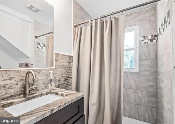 $3,000 | 2617 East Maple Street, Alexandria, VA 22306