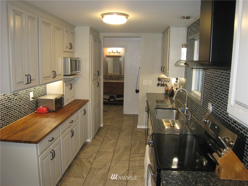 2478 East Hemmi Road Bellingham, WA 98226 - Photo 10 of 38 Gallery Image 10