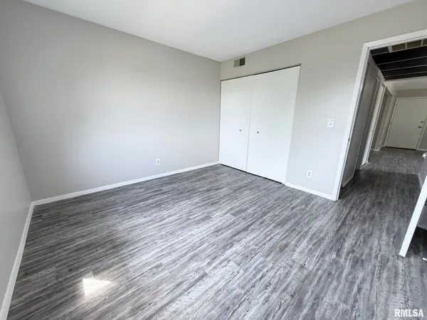 $829 | 2700 West Forrest Hill Avenue, Unit 12, Peoria, IL 61604