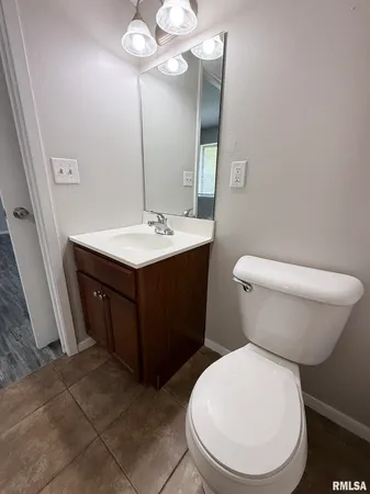 $829 | 2700 West Forrest Hill Avenue, Unit 12, Peoria, IL 61604