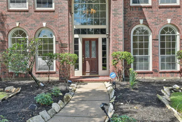 $470,000 | 2306 Sparrow Branch Court, Sugar Land, TX 77479