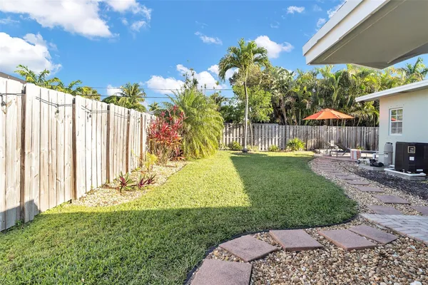 $9,900 | 3221 Seaward Drive, Lauderdale-by-the-Sea, FL 33062