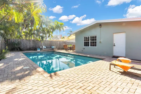 $9,900 | 3221 Seaward Drive, Lauderdale-by-the-Sea, FL 33062