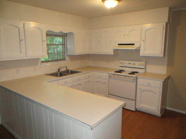 112 Spring Drive Fairhope, AL 36532 - Photo 7 of 15 Kitchen