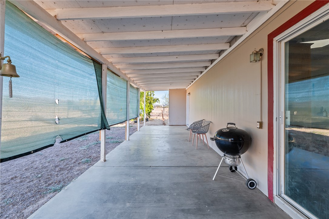 705 South Eden Road Golden Valley, AZ 86413 - Photo 36 of 64 Patio