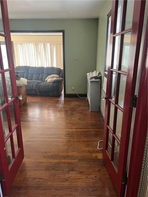 1416 Carnahan Road Pittsburgh, PA 15220 - Photo 6 of 36 Gallery Image 6