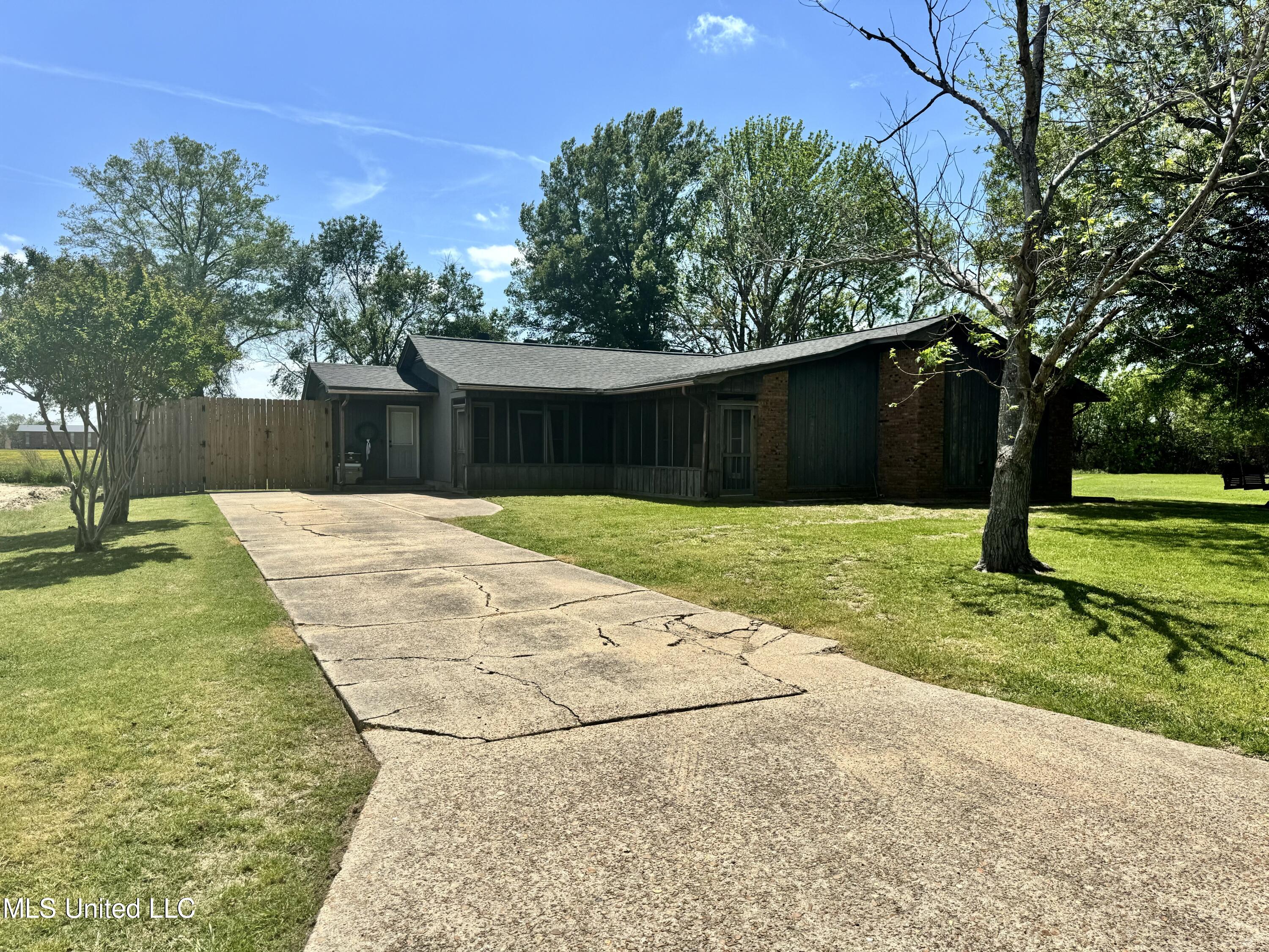 1717 Terrace Road Cleveland, MS 38732 - Photo 1 of 9 Exterior