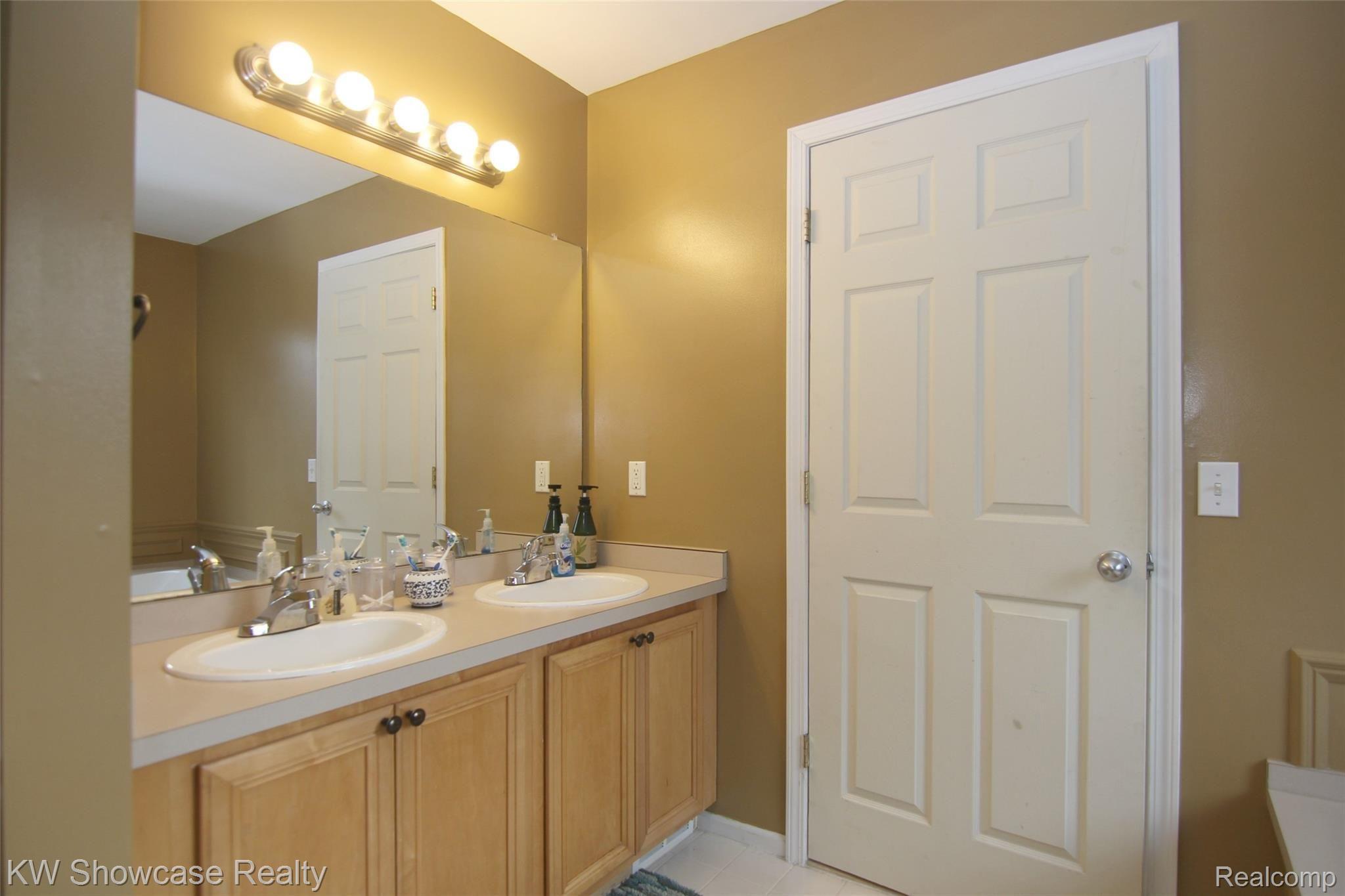 1787 Porter Road White Lake, MI 48383 - Photo 32 of 37 Porter Rd Master Bath 2.jpg