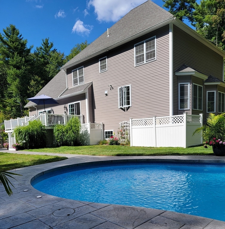 132 Ball Hill Road Berlin, MA 01503 - Photo 4 of 42