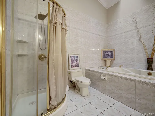 a bathroom with bathtub