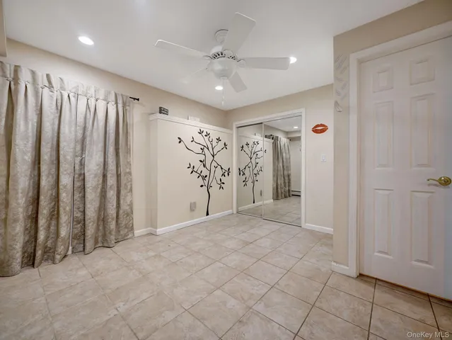 a view of a dinning table and chairs in the patio