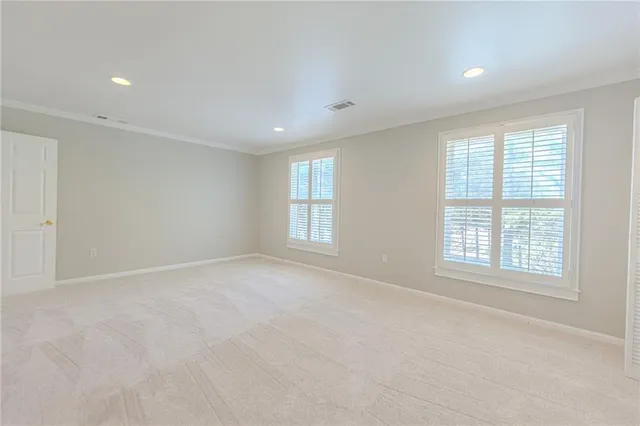 a black and white photo of a living room