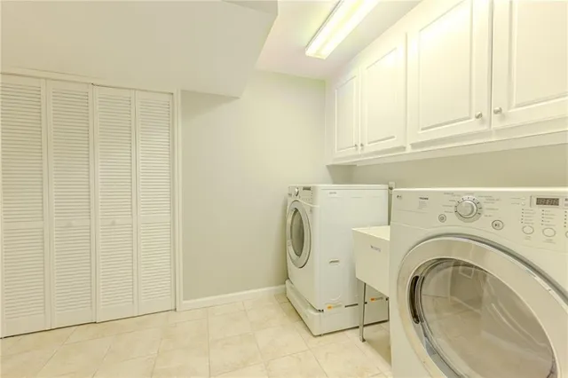 $1,330,000 | 7680 Jett Ferry Road, Atlanta, GA 30350