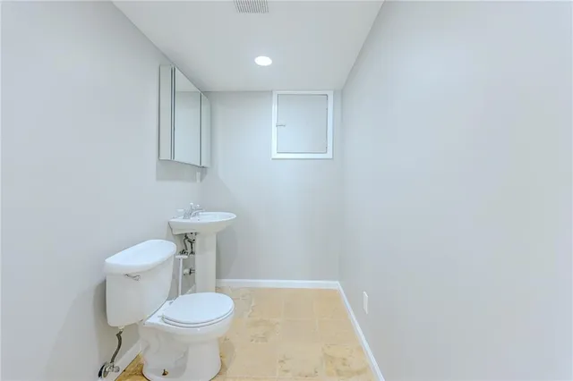 $1,330,000 | 7680 Jett Ferry Road, Atlanta, GA 30350