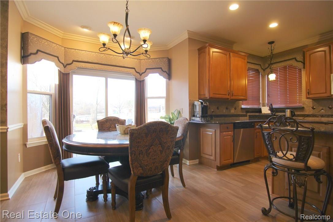 3046 Penn Court Rochester, MI 48307 - Photo 9 of 38 Penn Ct Kitchen 4.jpg