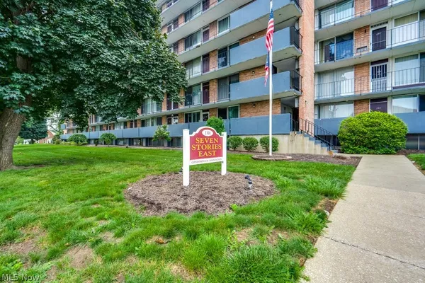 $70,000 | 2331 East Market Street, Unit 102, Akron, OH 44312