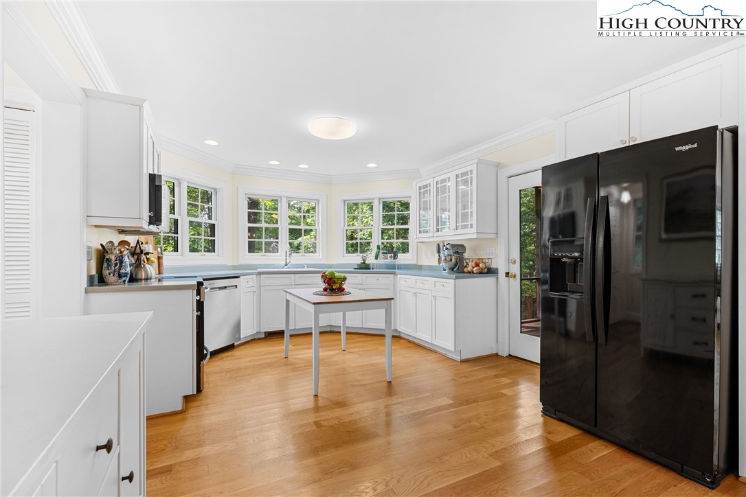 627 7 Oaks Road Boone, NC 28607 - Photo 13 of 38 Gallery Image 13