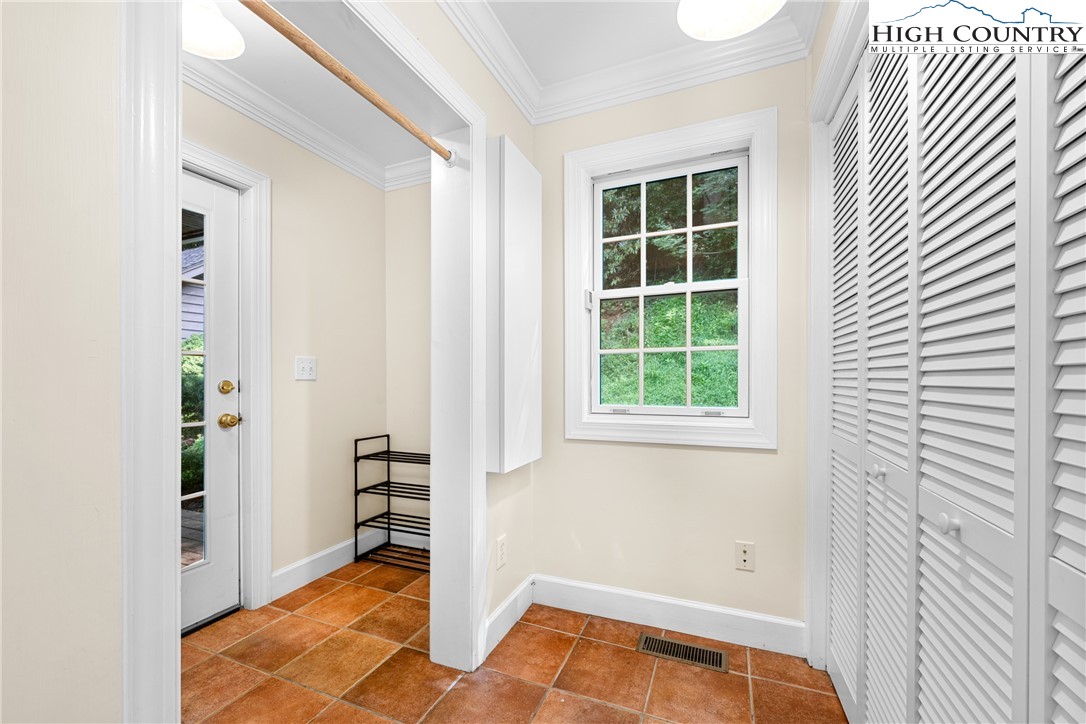 627 7 Oaks Road Boone, NC 28607 - Photo 15 of 38 Gallery Image 15