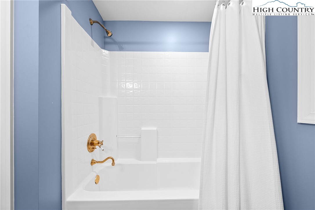 627 7 Oaks Road Boone, NC 28607 - Photo 22 of 38 Gallery Image 22