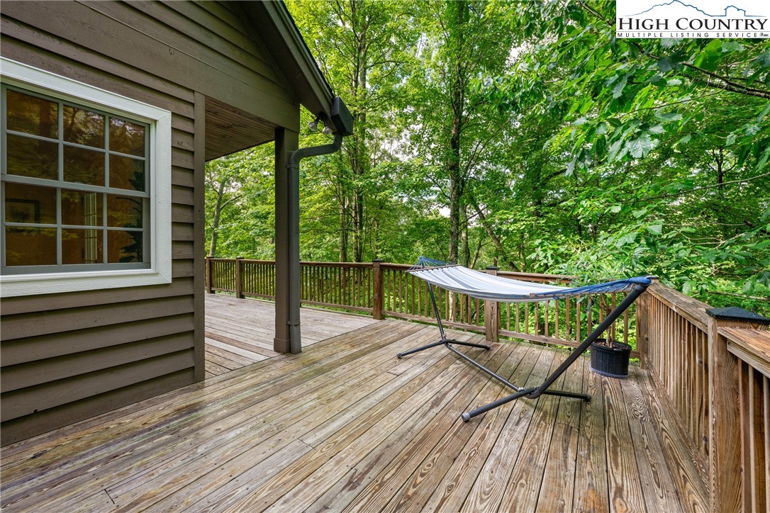 627 7 Oaks Road Boone, NC 28607 - Photo 4 of 38 Gallery Image 4