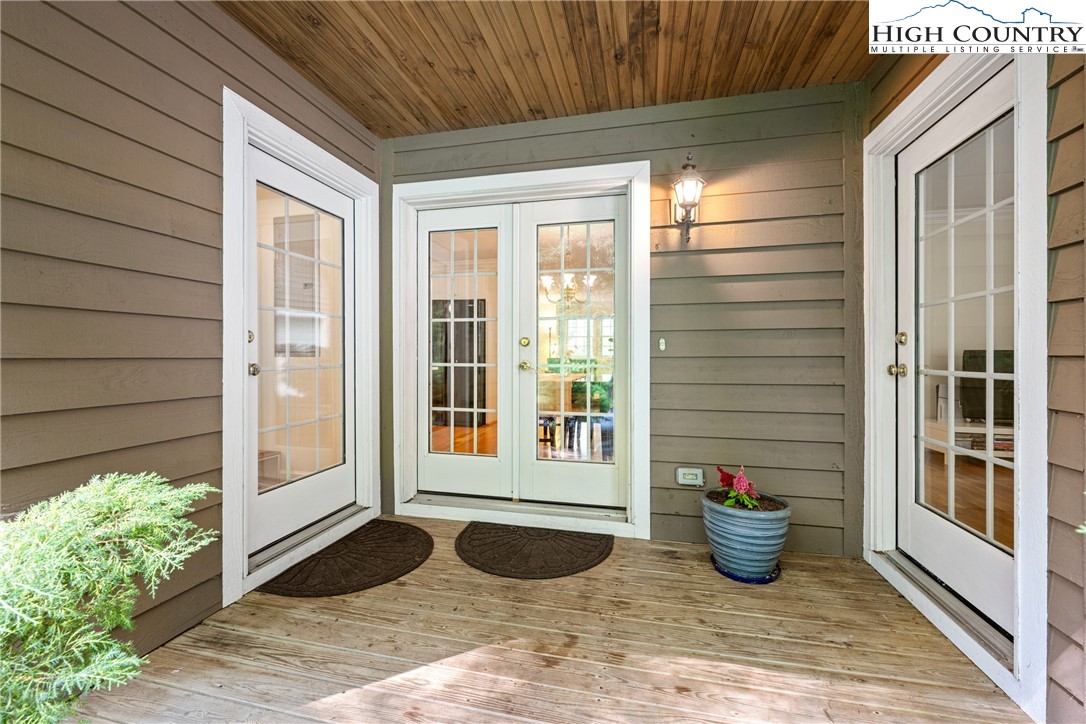 627 7 Oaks Road Boone, NC 28607 - Photo 10 of 38 Gallery Image 10
