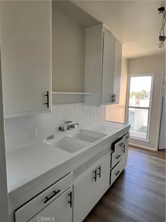 $1,850 | 1543 West 105th Street, Unit F, Los Angeles, CA 90047