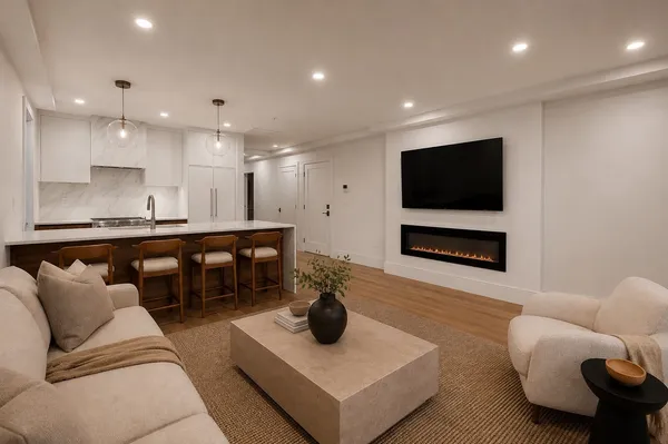 $4,800 | 185 E Street, Unit 1, Boston, MA 02127