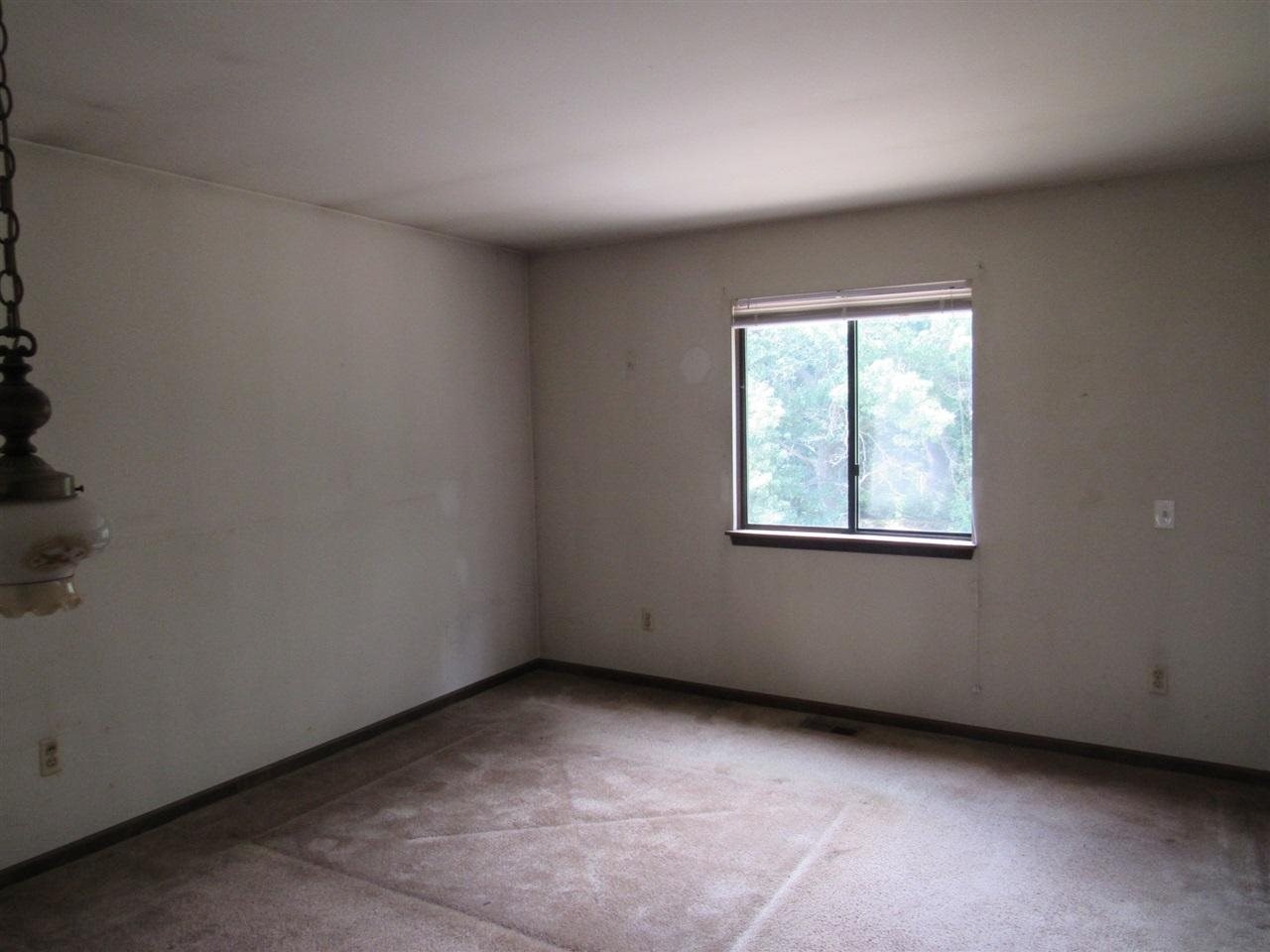 1060 Baker Road Fenton, MI 48430 - Photo 8 of 15 21477611-7.JPG