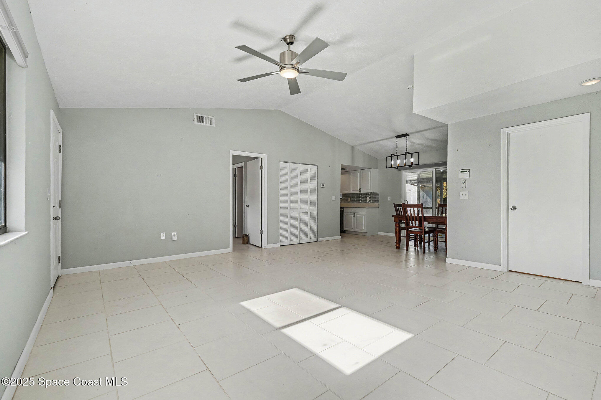 280 Tatum Road Southwest Palm Bay, FL 32908 - Photo 10 of 29 008_file_157