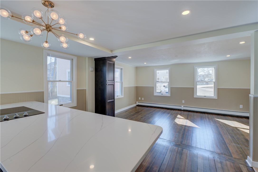 30 Queen Street East Greenwich, RI 02818 - Photo 11 of 31