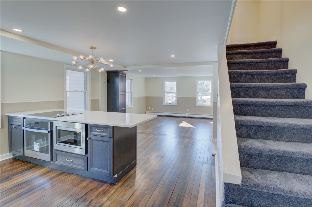 30 Queen Street East Greenwich, RI 02818 - Photo 16 of 31