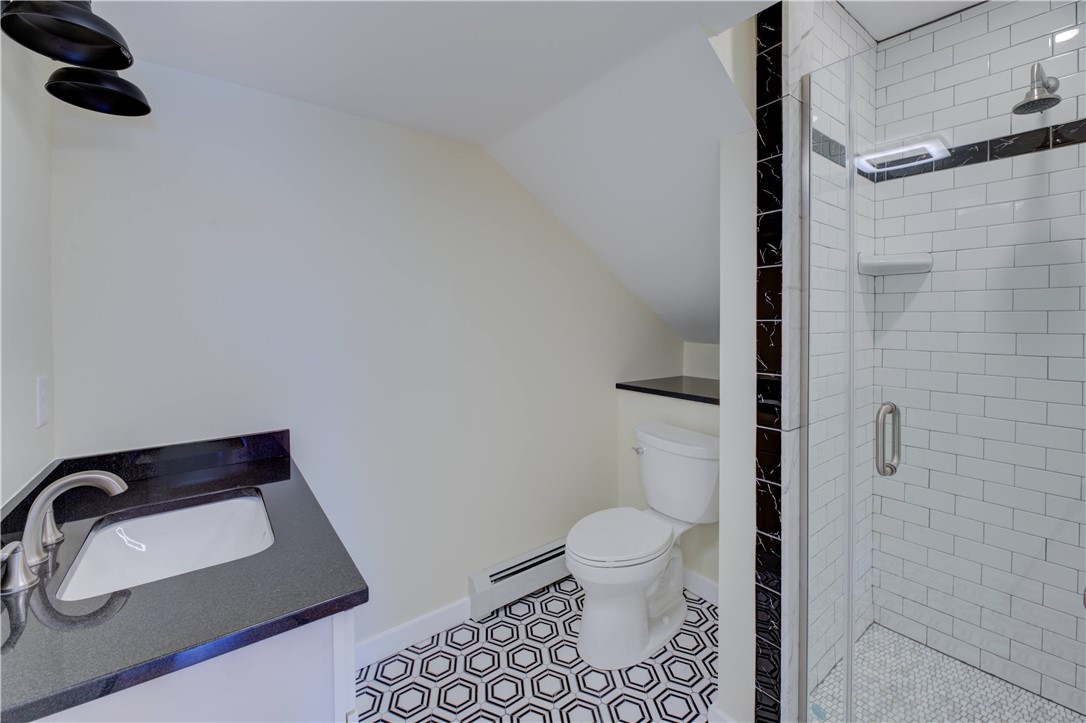 30 Queen Street East Greenwich, RI 02818 - Photo 18 of 31