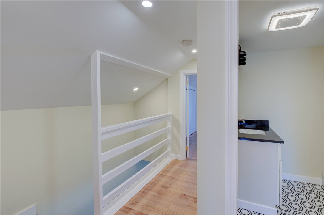 30 Queen Street East Greenwich, RI 02818 - Photo 21 of 31