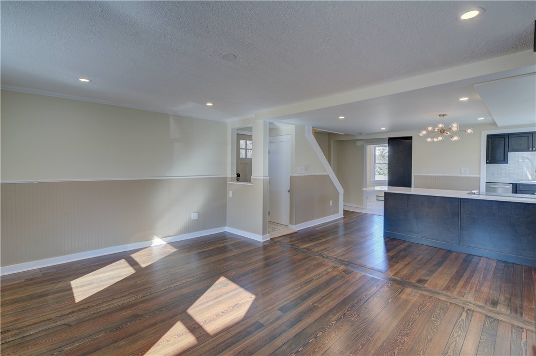 30 Queen Street East Greenwich, RI 02818 - Photo 9 of 31