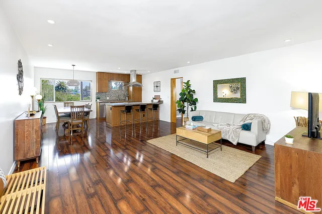 $1,198,000 | 2002 4th Street, Unit 302, Santa Monica, CA 90405