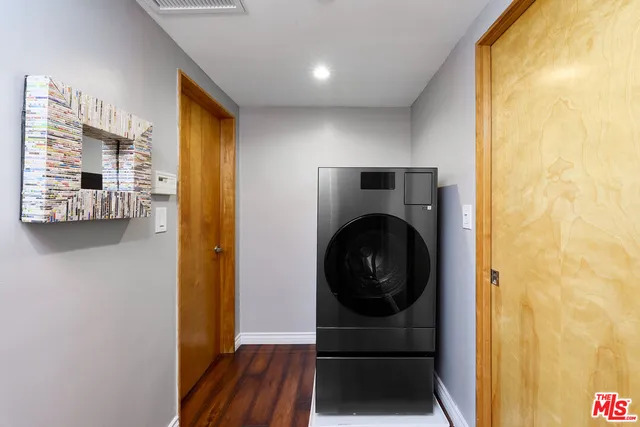 $1,198,000 | 2002 4th Street, Unit 302, Santa Monica, CA 90405