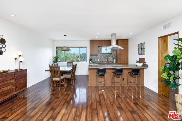 $1,198,000 | 2002 4th Street, Unit 302, Santa Monica, CA 90405