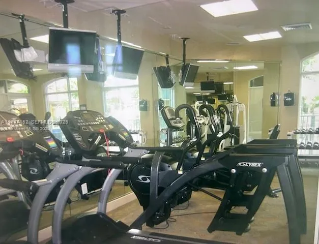 $2,100 | 6001 Southwest 70th Street, Unit 419, South Miami, FL 33143