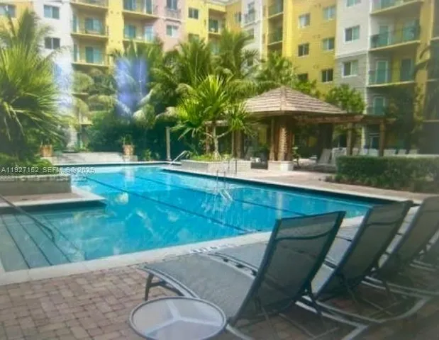 $2,100 | 6001 Southwest 70th Street, Unit 419, South Miami, FL 33143