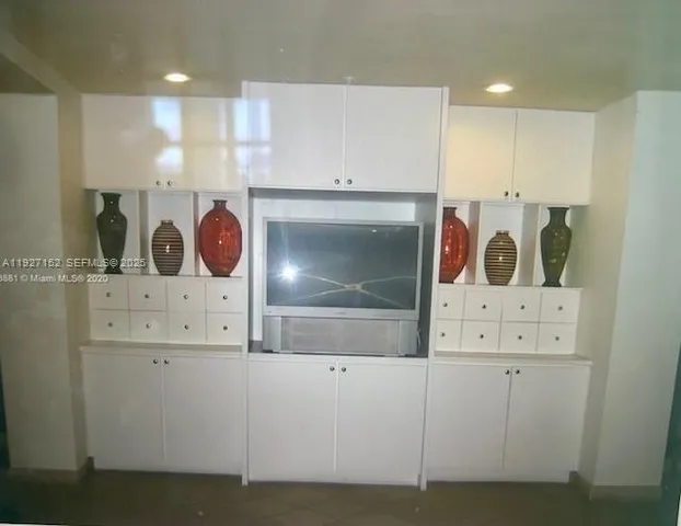 $2,100 | 6001 Southwest 70th Street, Unit 419, South Miami, FL 33143