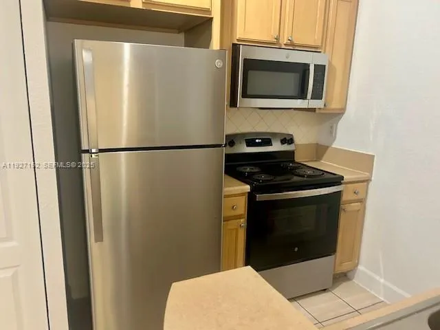 $2,100 | 6001 Southwest 70th Street, Unit 419, South Miami, FL 33143