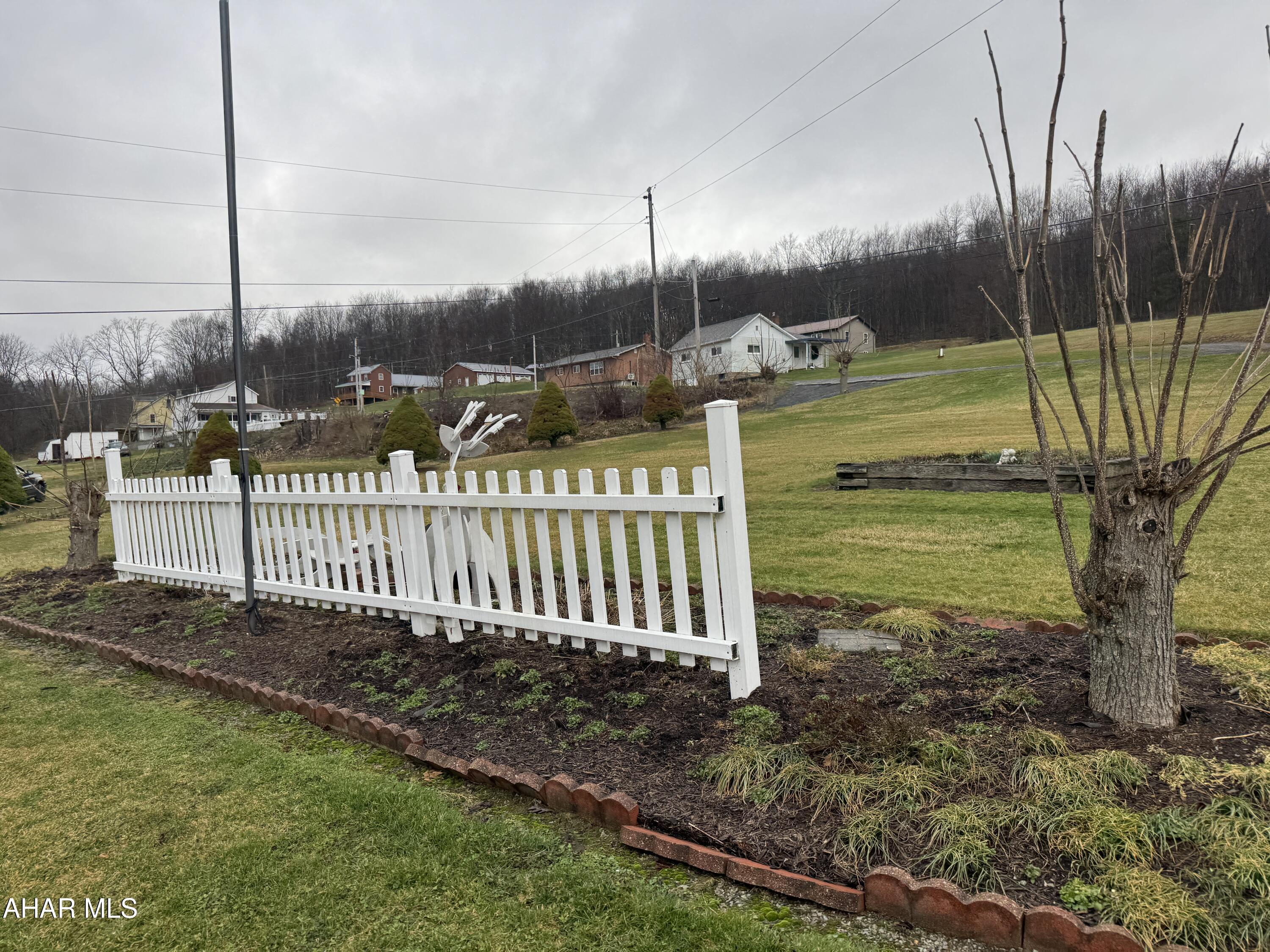 1403 Magee Road Patton, PA 16668 - Photo 6 of 19