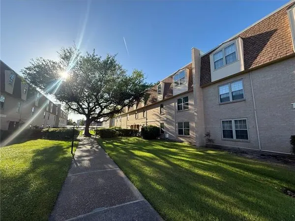 $1,399 | 2724 Whitney Place, Unit 229, Metairie, LA 70002