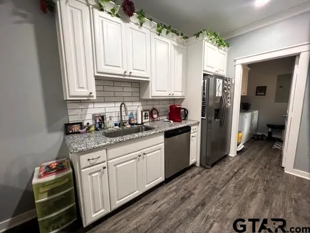 a view of utility room