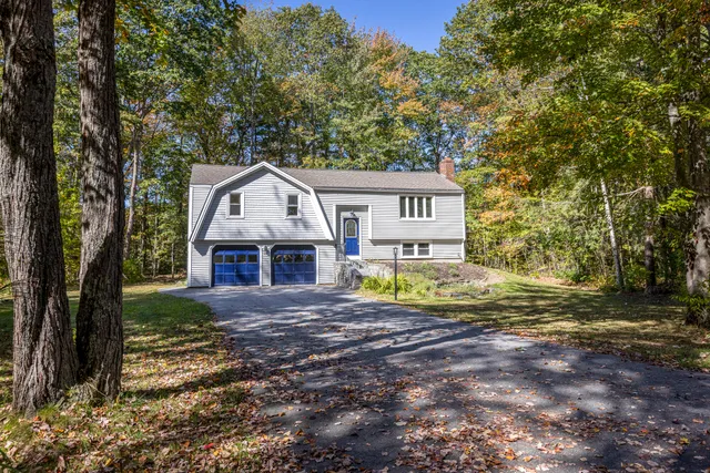 $575,000 | 24 Bayberry Lane, Scarborough, ME 04074